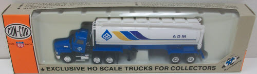 Con-Cor 0004-001056 HO Short Mack Tractor Trailer ADM