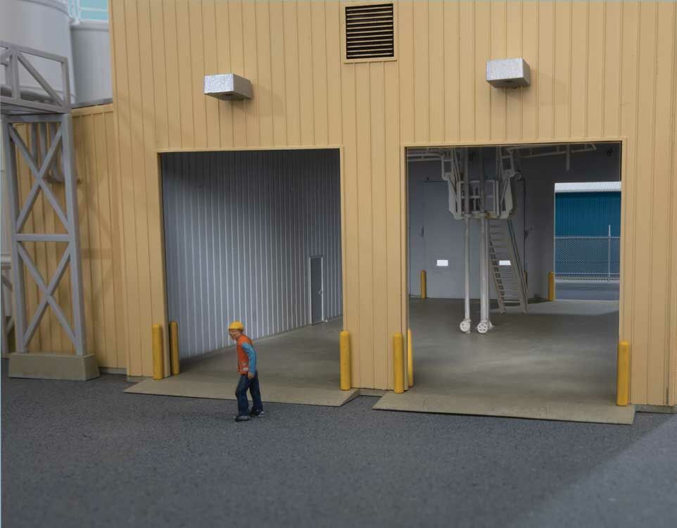 Walthers 933-4136 HO Chemical Distributor Building Kit