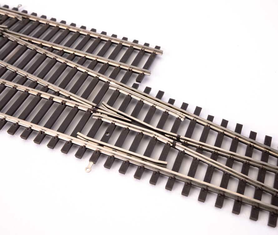 Walthers 948-83076 HO Code 83 Right Hand Nickel Silver No. 6 Crossover Turnout