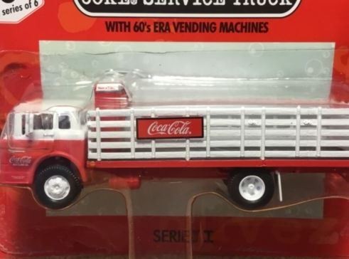 Athearn 8204 HO Ford 'C' Series Coke Service Truck W/60'S Era Vending Machines