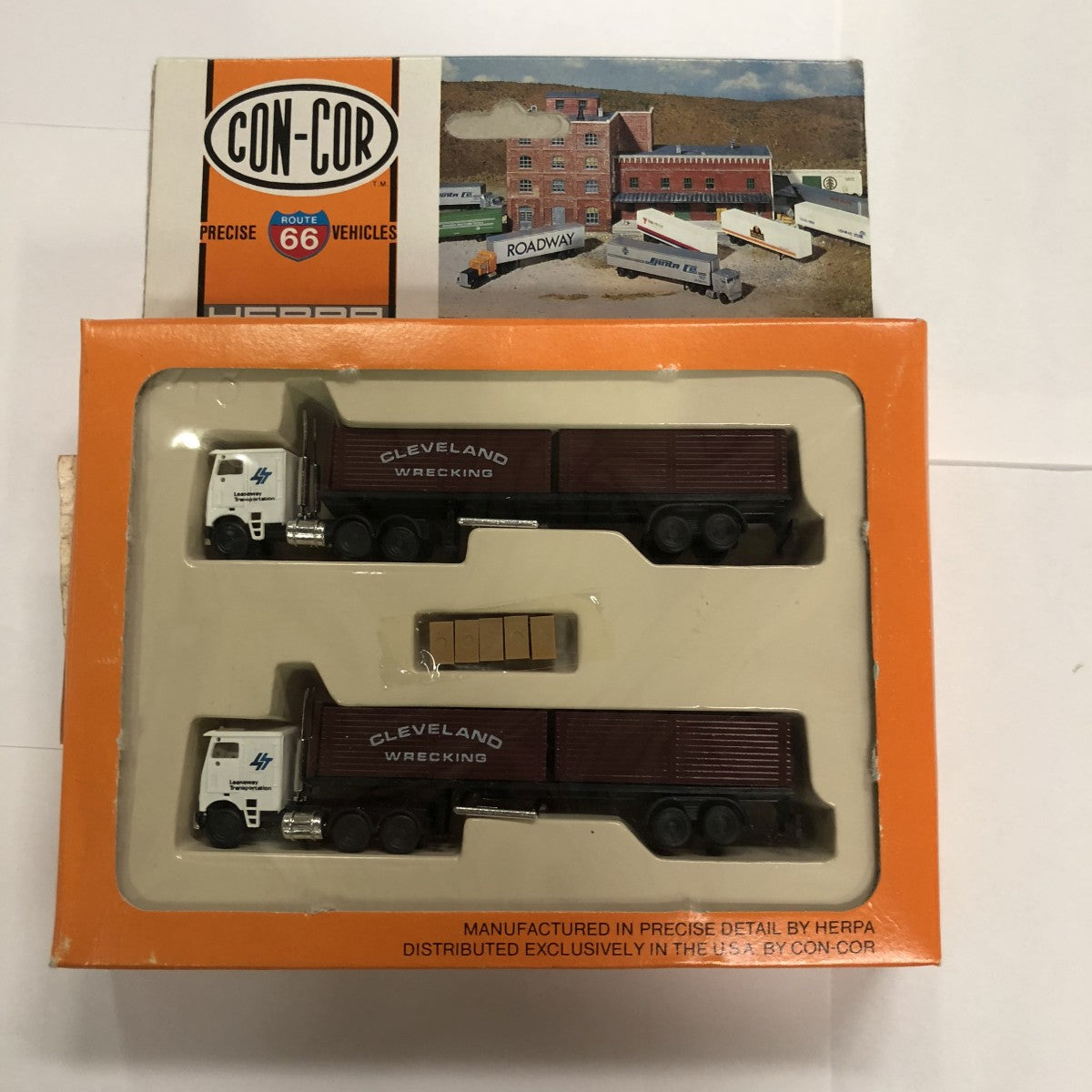 Con-Cor 0004-003031 1:160 N Leaseway Transportation Tractor w/Flatbed 2-Pack