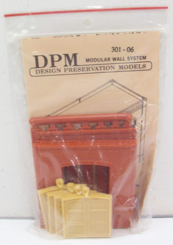 DPM 301-06 HO Dock Level Wall Sections W/Freight Door Kit