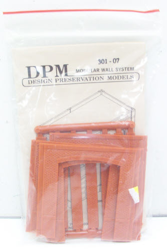 DPM 301-07 HO Street Level Wall Sections W/Open Arch Kit