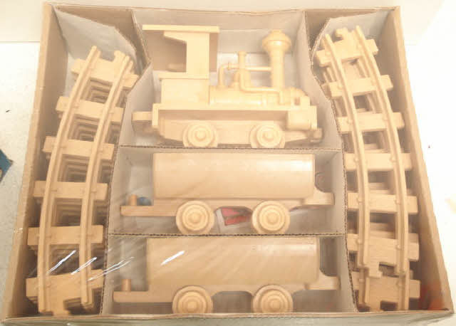 Lionel 6-7-1100 Happy Huff n'' Puff Wooden Train Set