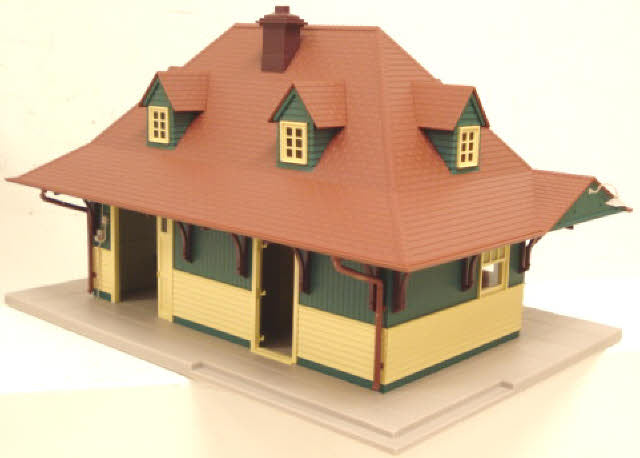 Atlas 66901 O Gauge Built-Up Passenger Station
