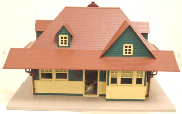 Atlas 66901 O Gauge Built-Up Passenger Station
