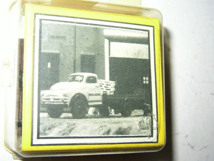 Magnuson Models 439-935 HO 1953 Flat Bed Truck Kit