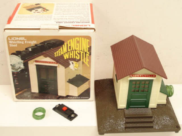 Lionel 6-2126 O Gauge Operating Whistling Freight Shed