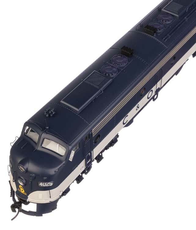 Walthers 920-49910 HO C&O EMD E8 A-A Diesel Loco - Standard DC #4020 & 4025