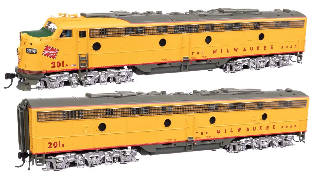 Walthers 920-49950 HO MILW EMD E9A - B Diesel Loco - Standard DC #201A, 201B