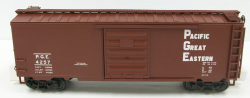 MTH 20-93452 O Pacific Great Eastern 40' Boxcar #4257