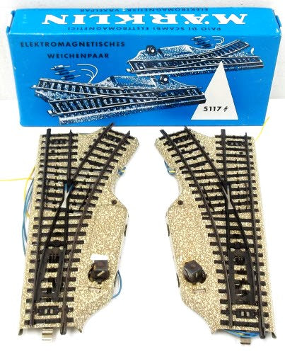 Marklin 5117 HO Scale Left and Right Track Turnouts (One Pair)