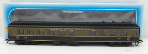 IHC 49103 HO Scale Canadian National Heavyweight Diner Passenger Car #1327