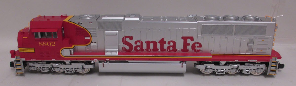 USA Trains 22600 G Santa Fe - Warbonnet EMD SD70 Mac Powered Diesel Locomotive