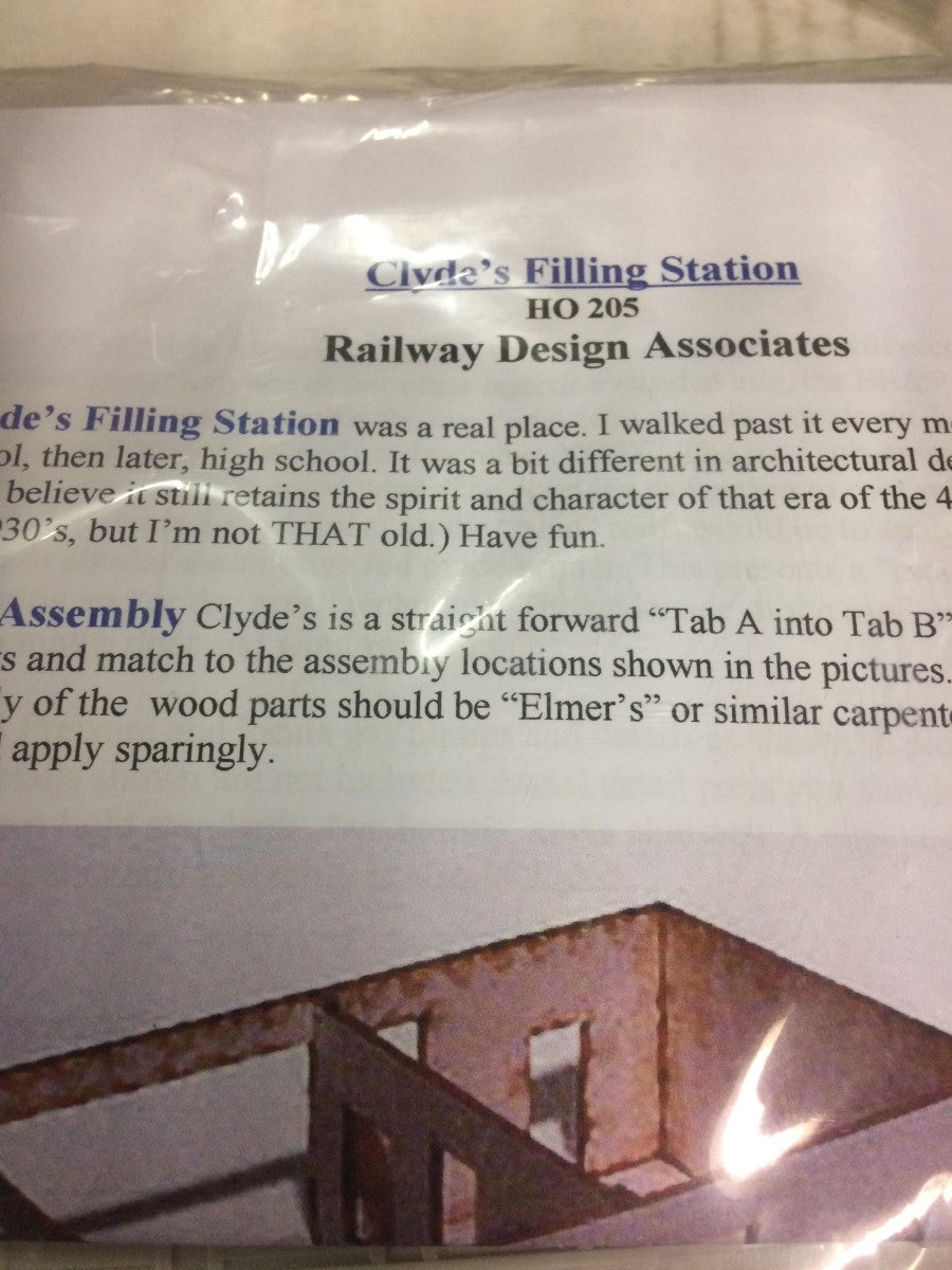 Railway Design Associates HO205 Clyde's Filling Station Building Kit