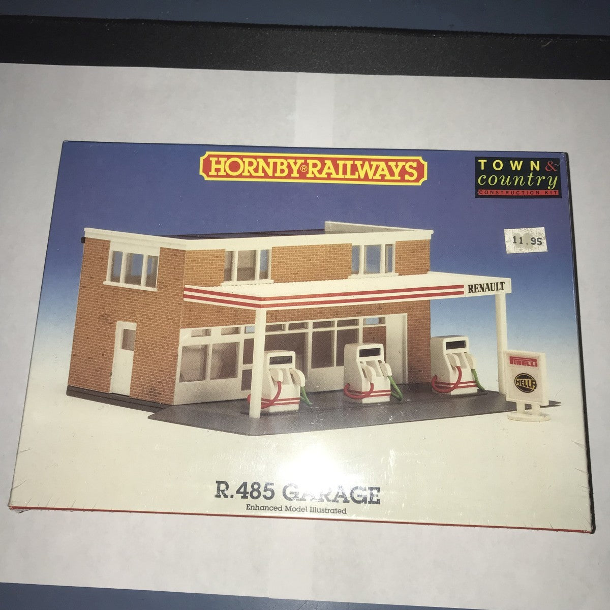 Hornby R485 HO Garage Building Kit Trainz