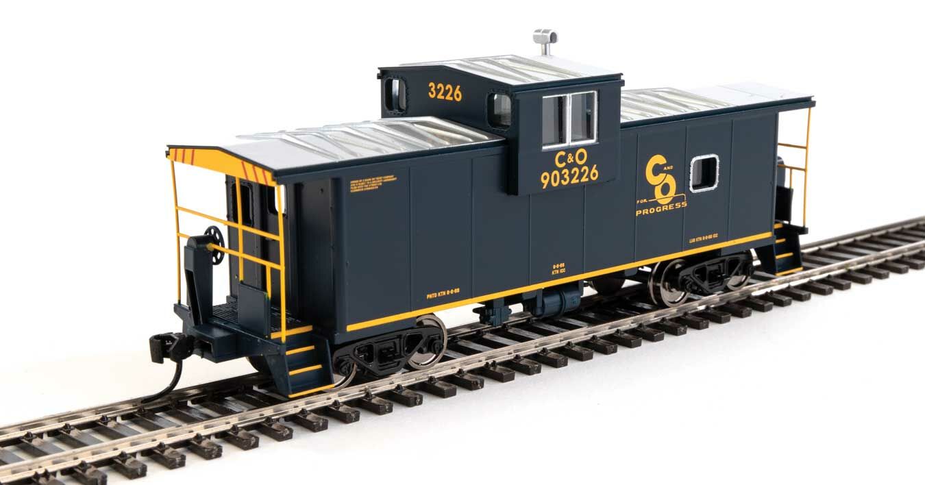 Walthers 910-8711 HO C&O International Extended Wide-Vision Caboose RTR #903226
