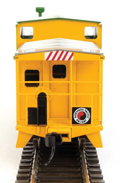 Walthers 910-8718 HO NP International Extended Wide-Vision Caboose RTR #10401