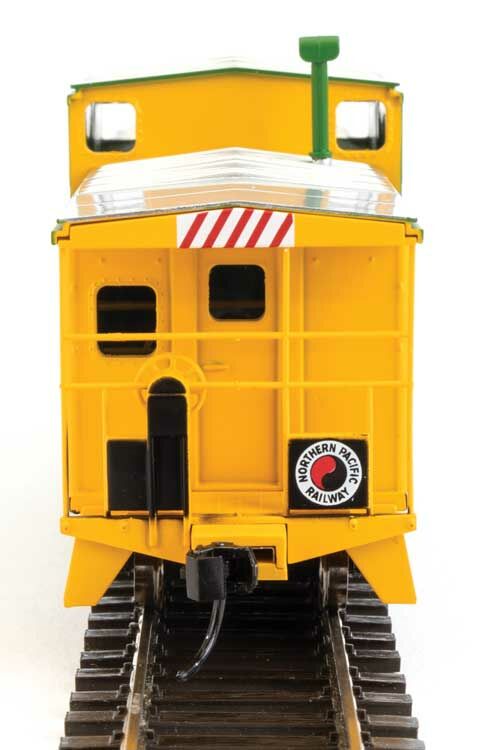 Walthers 910-8719 HO NP International Extended Wide-Vision Caboose RTR #10423