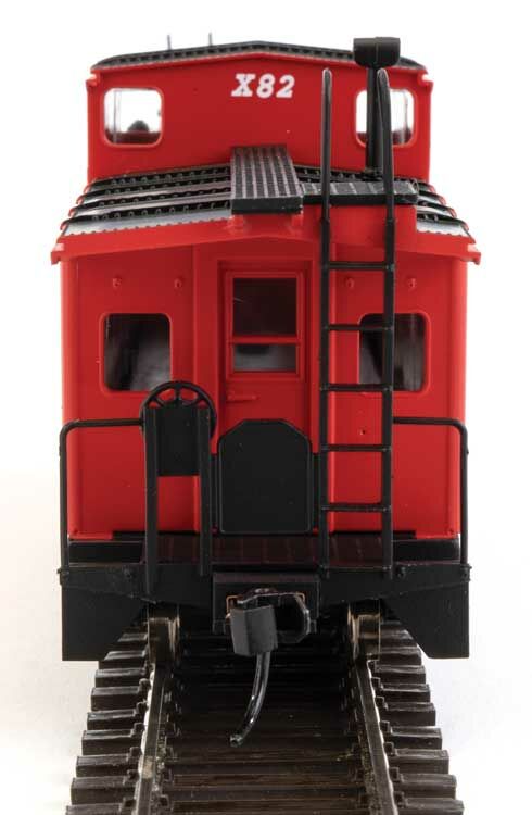 Walthers 910-8768 HO Great Northern International Wide-Vision Caboose RTR #X82