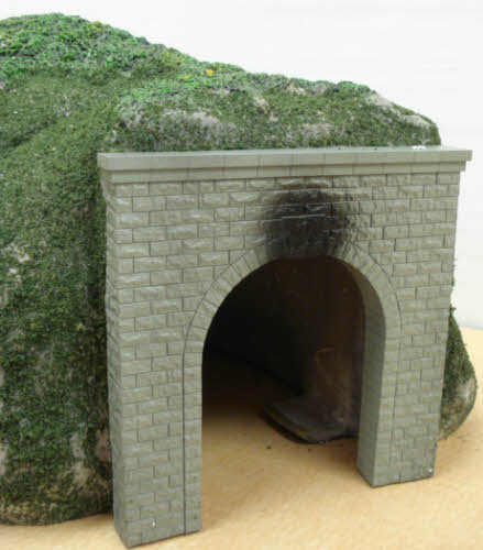 MTH 40-1073 O-36 FasTrack Curve Tunnel