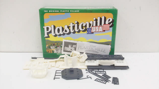 Bachmann 45985 Plasticville Municipal Airport Terminal Kit