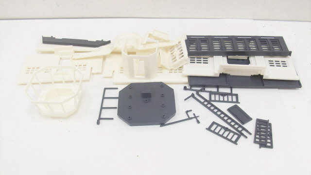Bachmann 45985 Plasticville Municipal Airport Terminal Kit