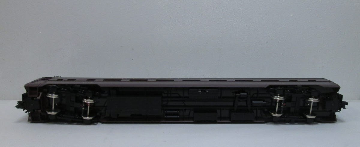 USA Trains R31021 Pennsylvania Streamlined Coach #4110 - Metal Wheels