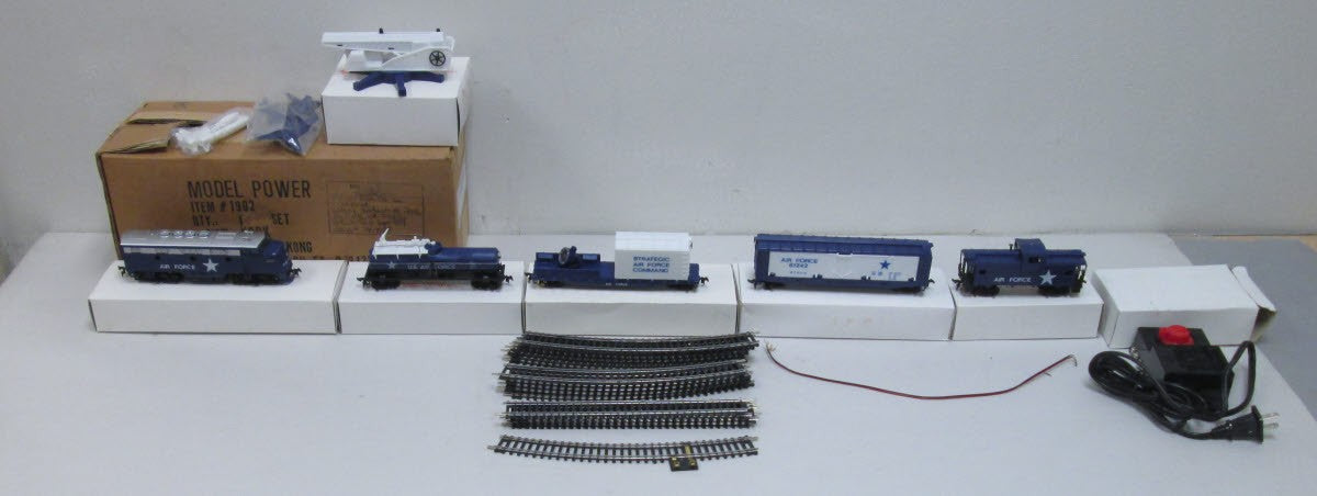 Model Power 1902 US Air Force HO Gauge Diesel Freight Train Set
