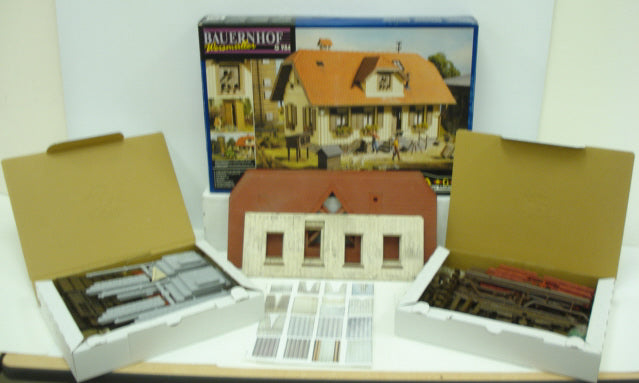 Pola 984 G Scale Weis Muller Farm House Kit