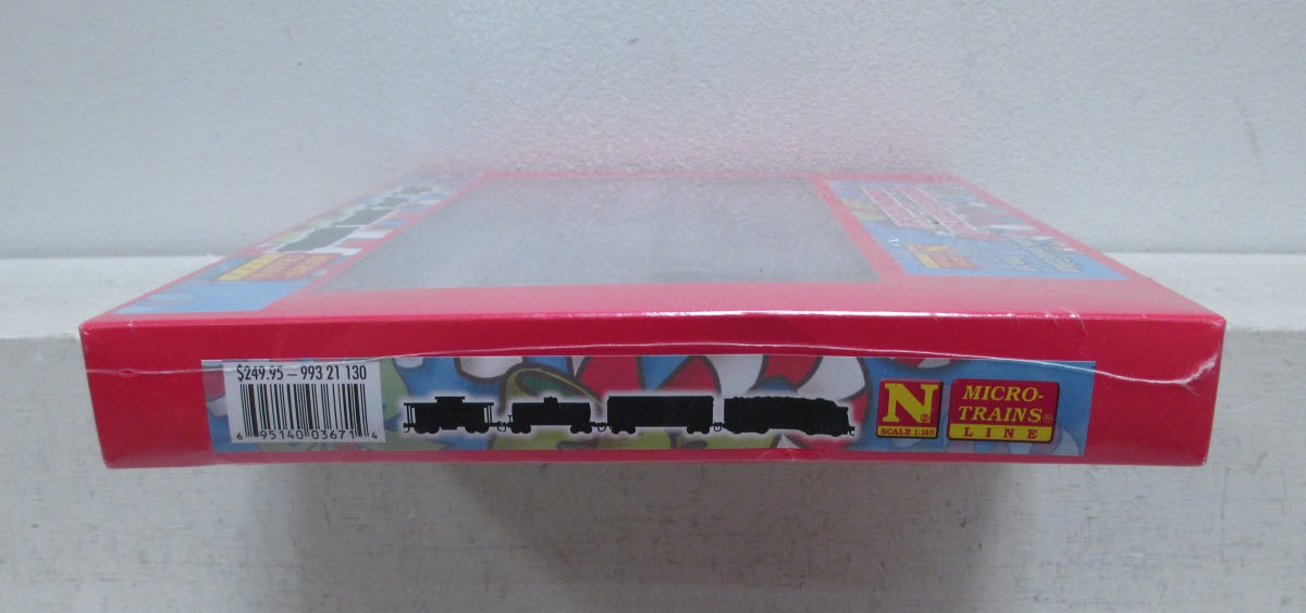 Micro-Trains 99321130 Sugarland Peppermint Co. N Gauge Steam Freight Train Set