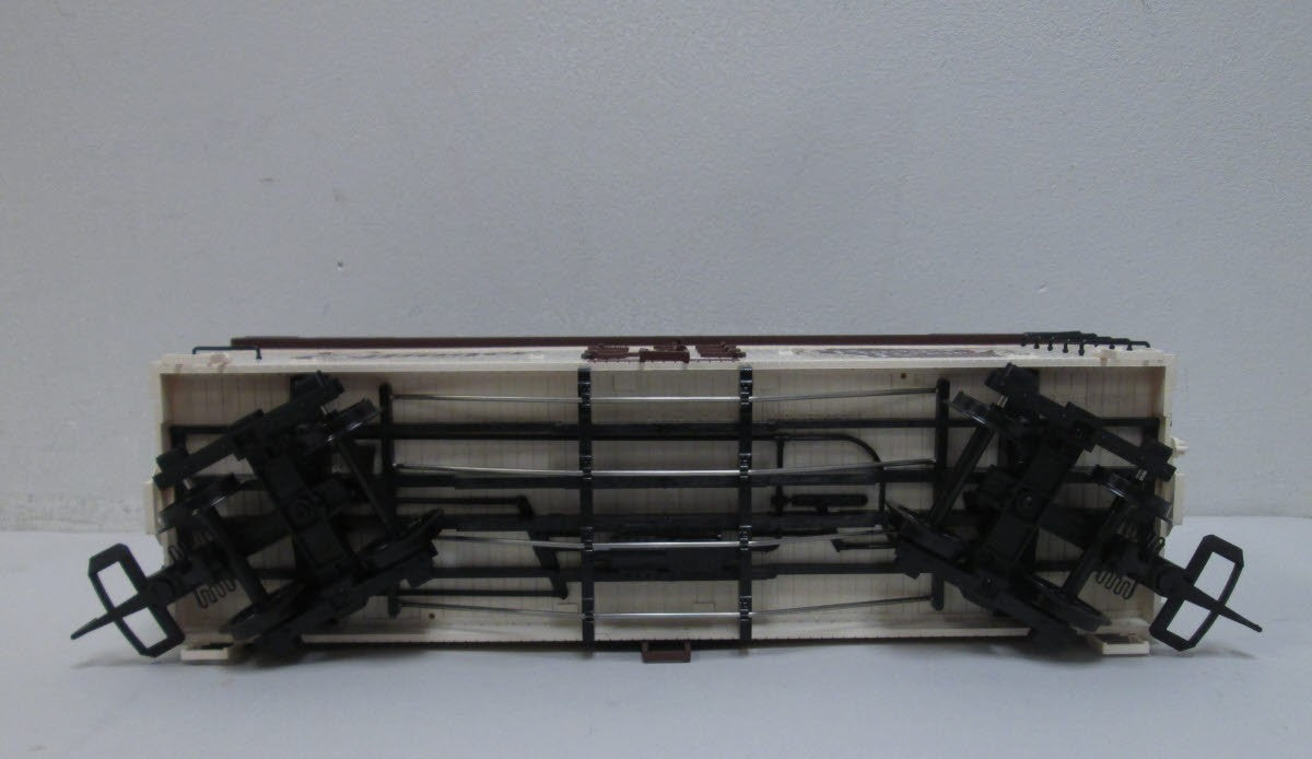 USA Trains 16416 G Scale Badger Brew Refrigerator Car - Plastic Wheels