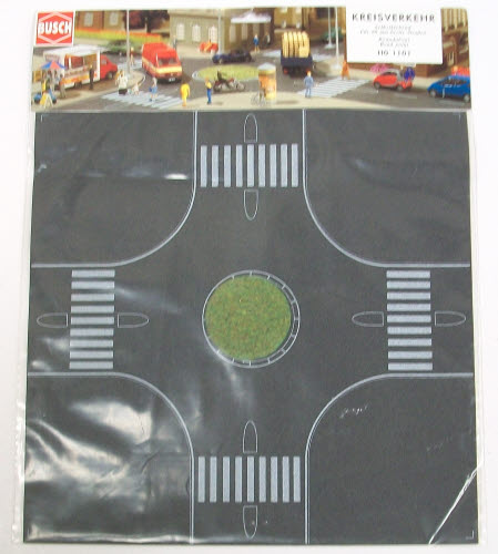 Busch 1101 HO Scale Asphalt Road 4-Way Roundabout