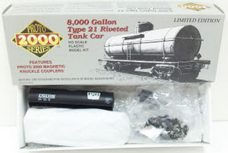 Proto 2000 8366 HO APOX 8,000 Gallon Type 21 Riveted Tank Car Kit