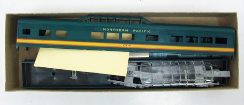 Athearn 1826 HO  Scale Northern Pacific Streamlined Vista Dome Kit