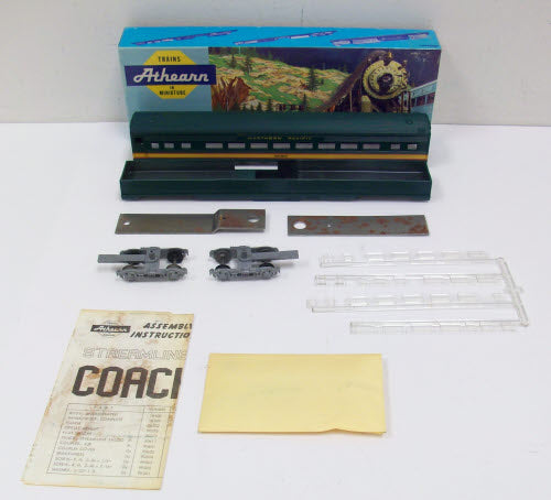 Athearn 1816 HO Scale Northern Pacific 72' Streamed Lined Coach Car # 3150 Kit