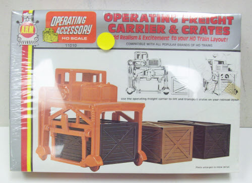 AHM 11010 HO Scale Operating Freight Carrier & Crates Kit