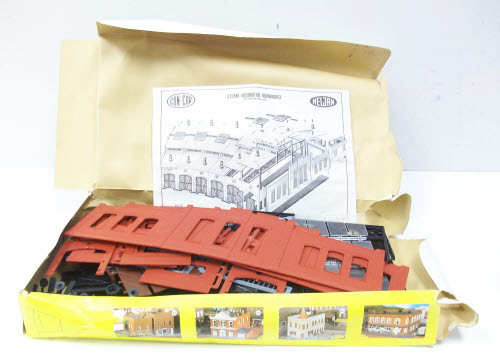 Con-Cor 133 HO Scale Heljan Train House Stall Brick Roundhouse Building Kit