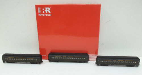 Rivarossi 4036 HO Chicago and North Western 60' 3-Set Coach Cars