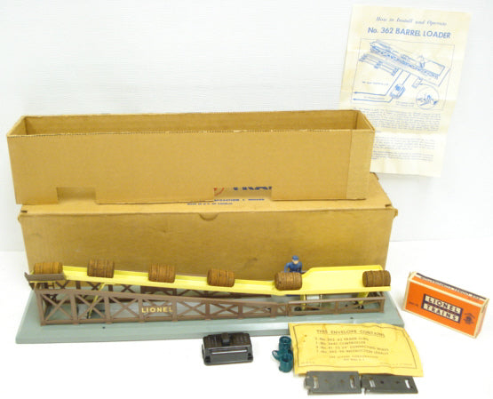 Lionel 362 Vintage O Operating Barrel Loader Ramp