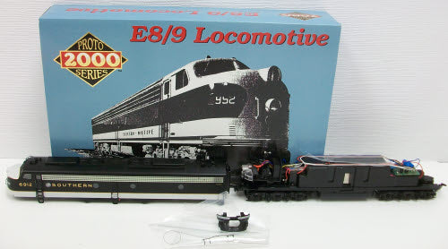 Proto 2000 21012 HO Scale Southern E8/9 Diesel Locomotive #6912