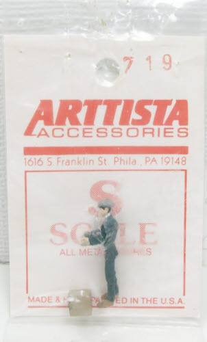Arttista 719 S Scale Man Carrying Box Pewter Figure