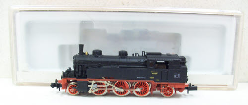 Arnold 2214 N Scale DR Deutsche Reichsbahn Steam Locomotive #75 010