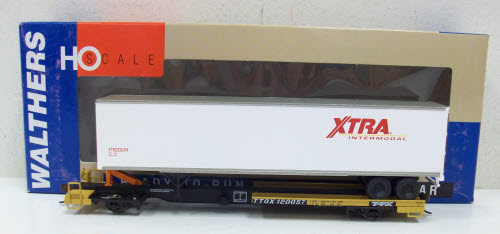 Walthers 39815 TTX Front Runner with Van Trailer