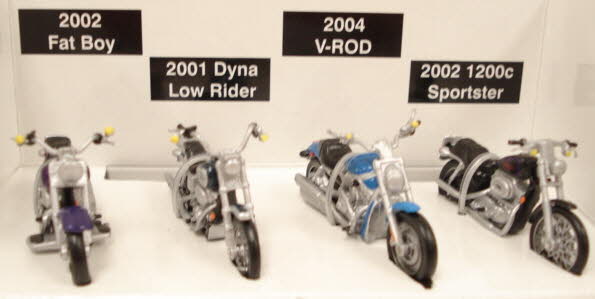 MTH 30-90126 O Scale RailKing Harley-Davidson Motorcycle Set (Set