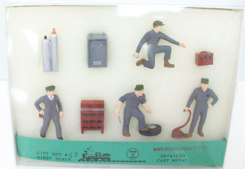 Kramer A43 O Service Station Guys & Accessories Figures (Set of 11)