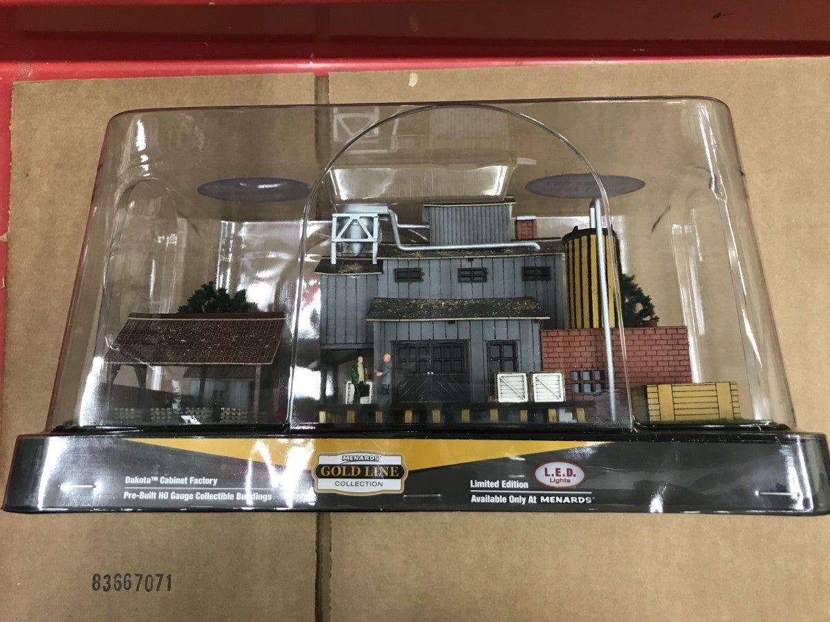 Menards 279-5002 HO Dakota Cabinet Factory Built Up