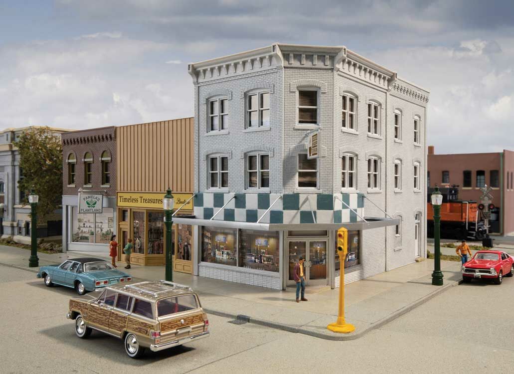 Walthers 933-4044 HO 10-1/2 x 6-7/8 x 5-3/8" Merchant's Row VII Building Kit