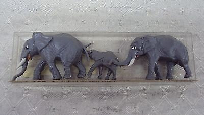 Merten 748 HO Scale Elephant Family