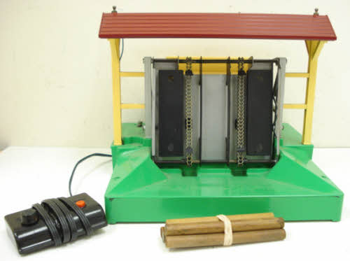 Lionel 164 Vintage O Operating Lumber Loader
